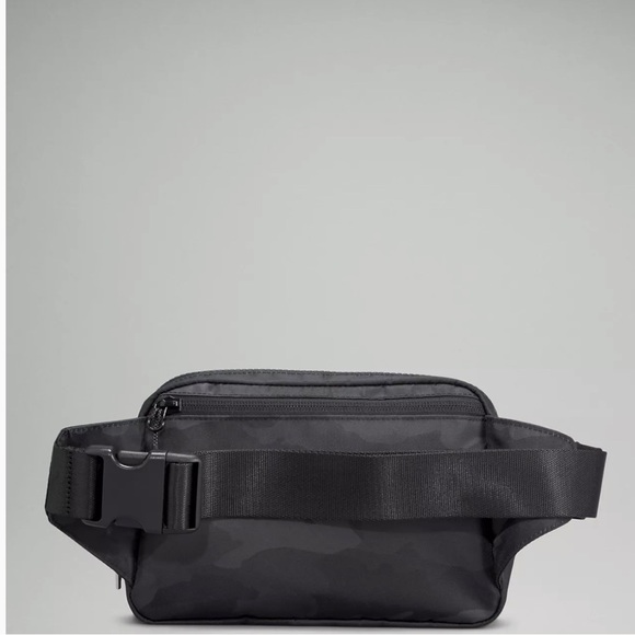 Lululemon Everywhere Belt Bag Large 2L Heritage 365 Camo Deep Coal LAST ONE - Picture 5 of 10
